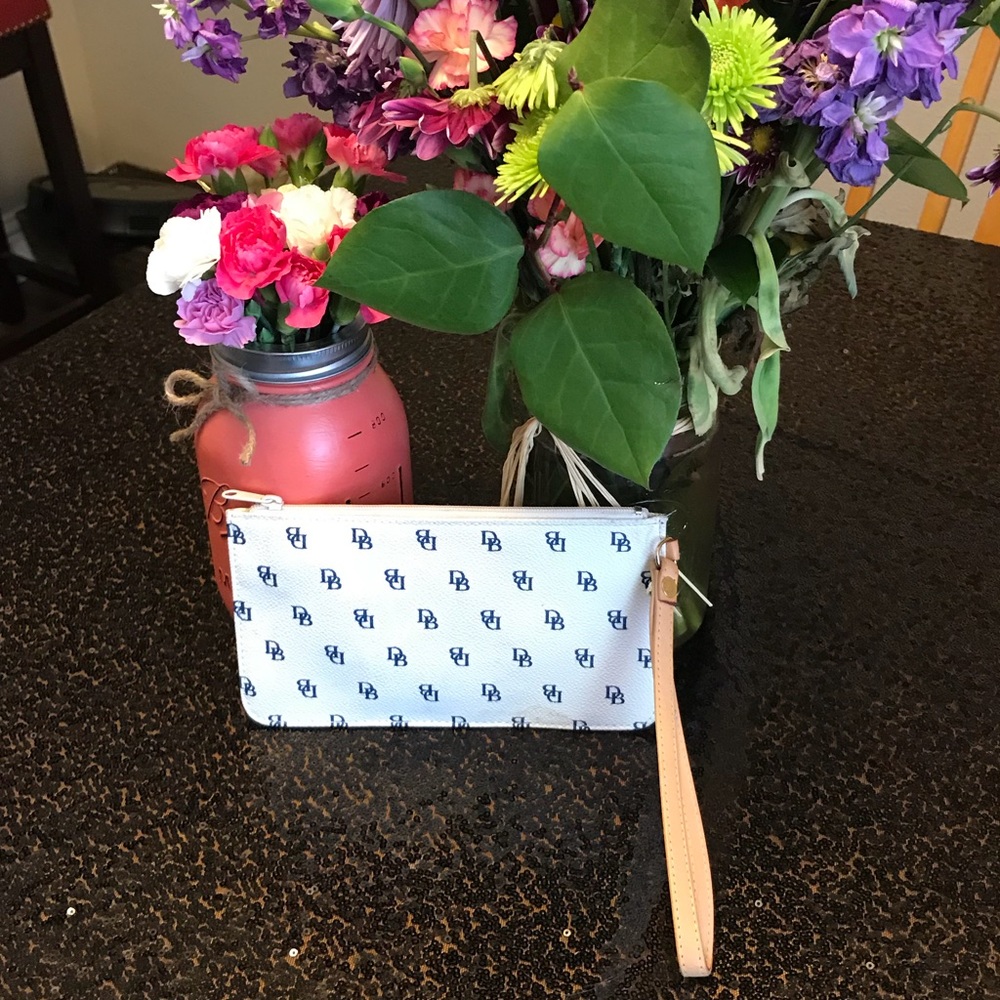 Dooney & Bourke Wristlet